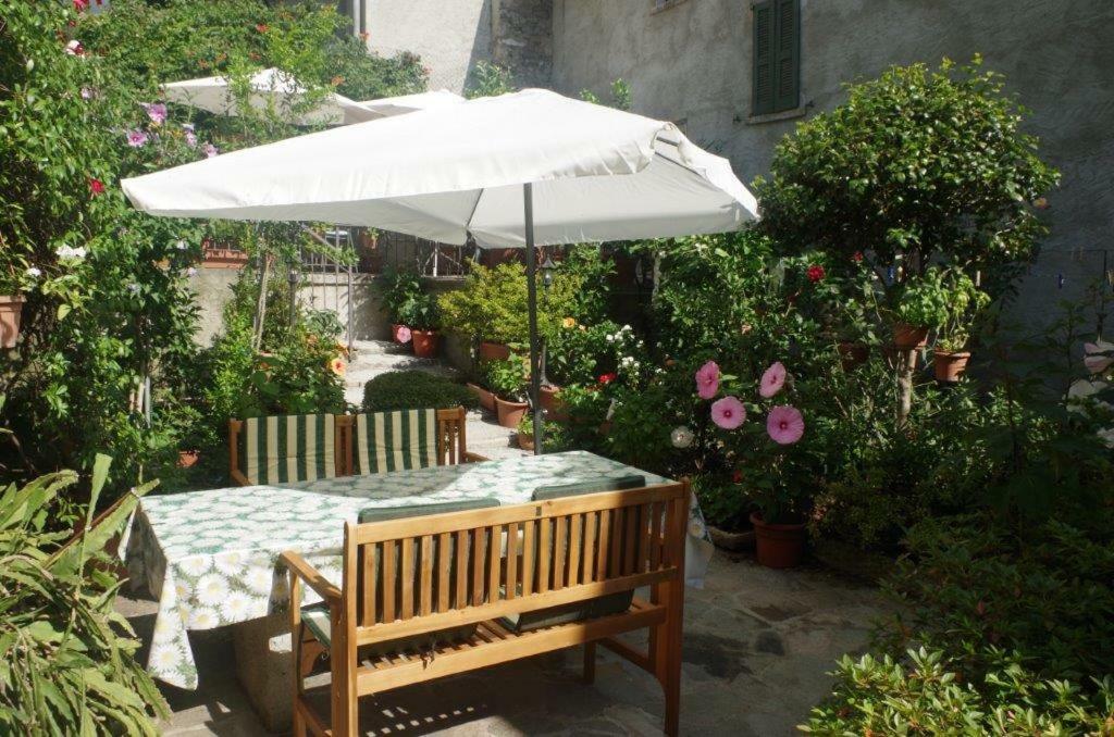 B&B Zia Lina Dongo Εξωτερικό φωτογραφία